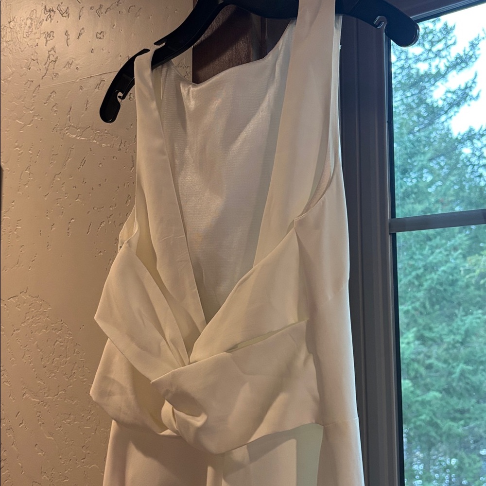 JJs House modern classic simple bridal gown, white, L, NWT - Picture 14 of 14